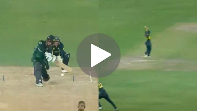 [Watch] Pakistan's Lady Fakhar Zaman Disappoints As Sophie Molineux Gets Her Cheaply